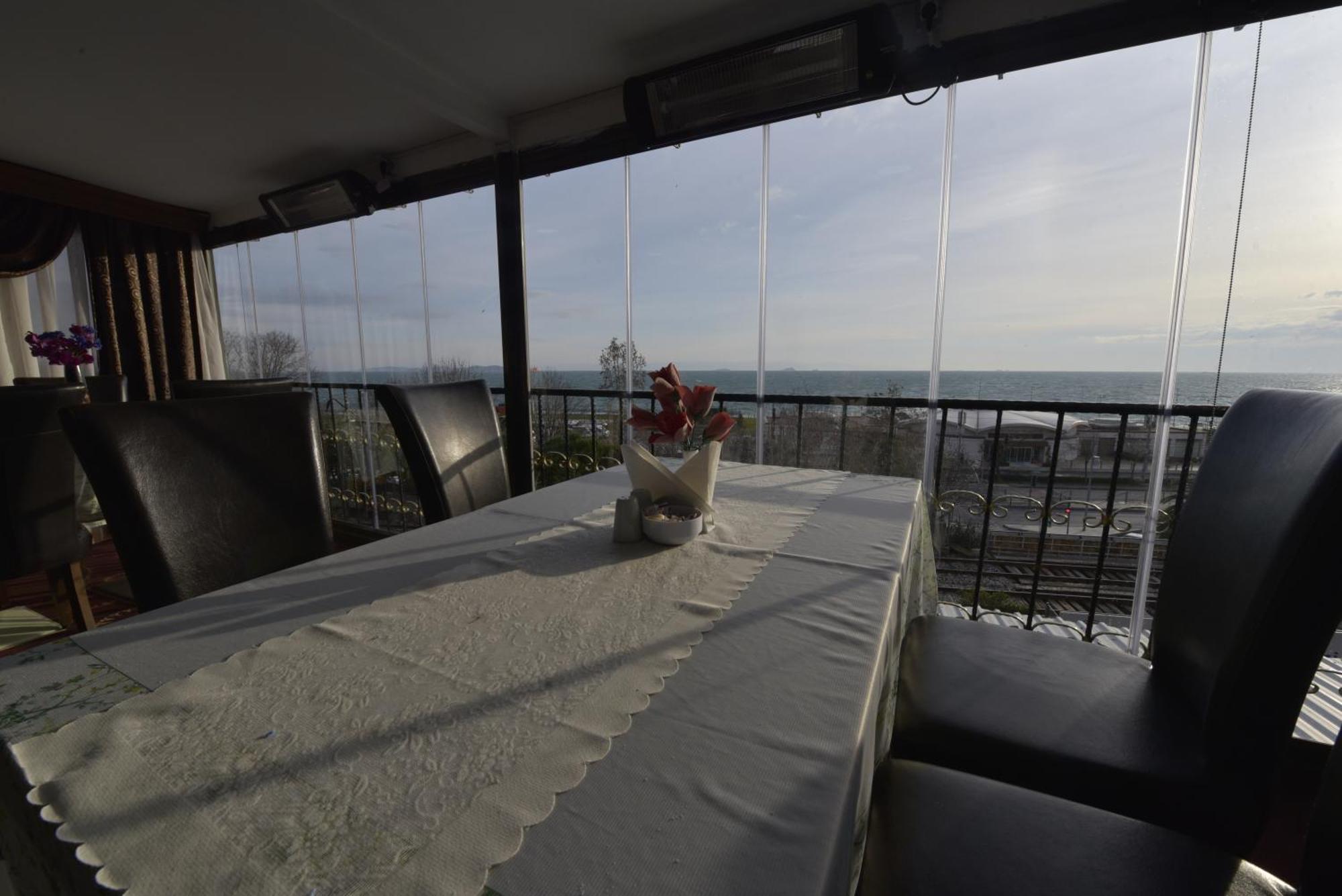 Golden Palace Sea View Истанбул Екстериор снимка