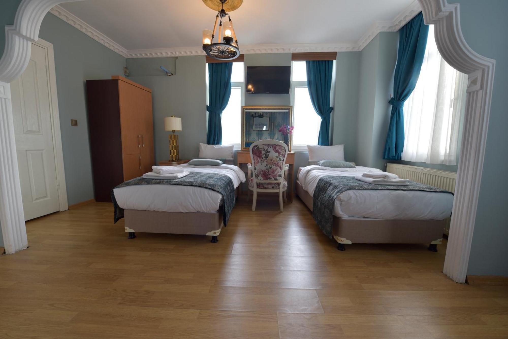 Golden Palace Sea View Истанбул Екстериор снимка