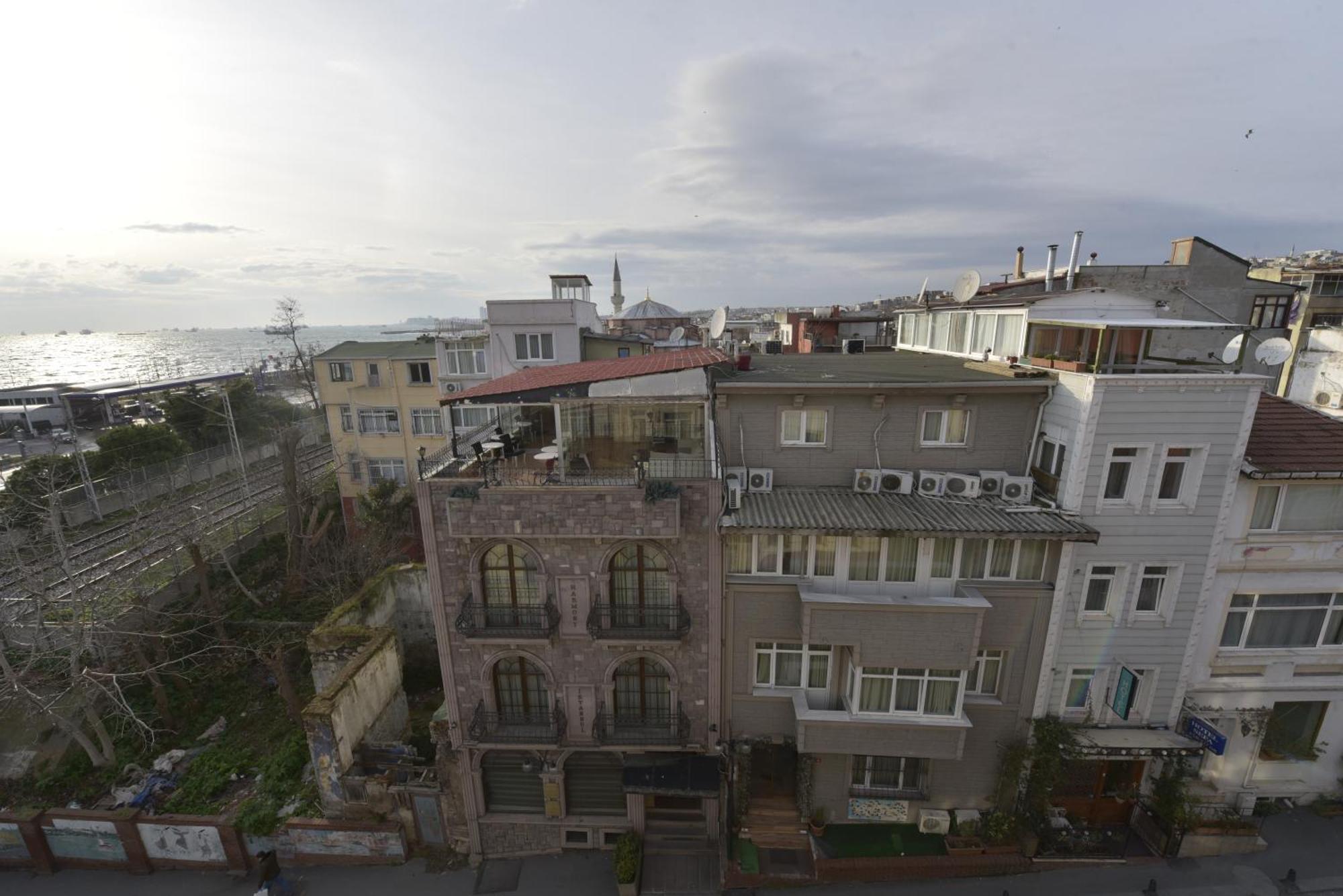 Golden Palace Sea View Истанбул Екстериор снимка